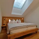 Apartament Dahoamsei *